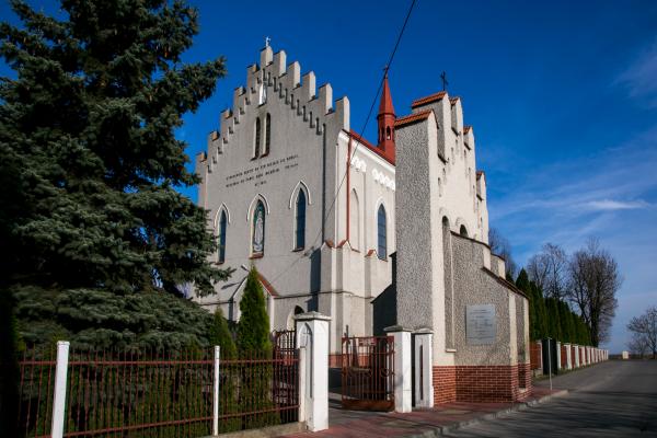 Zabytkowy kościół pw. Niepokalanego Serca NMP w Stobiernej, Fot. Tadeusz Poźniak